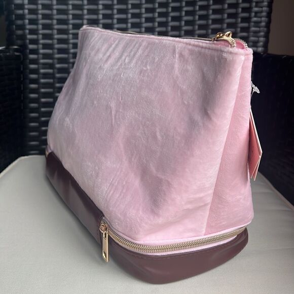 Juicy Couture Large Cosmetic Bag in Pink & Brown Scottie Dog - Picture 6 of 16
